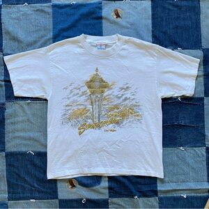 vintage las vegas statosphere 90s gold puff graphic size L